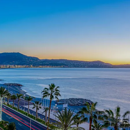 Beachfront Promenade Des 2 Terraces * Niza
